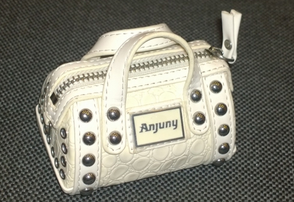 Мини-сумочка белая с гелевым ароматизатором воздуха